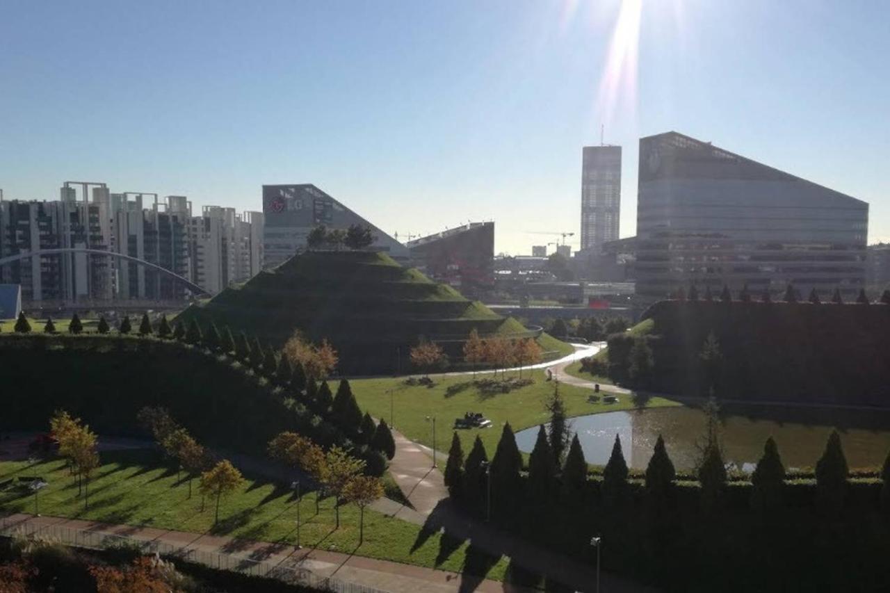 Fiera Milanocity View With Terrace Next To Shopping Mall Daire Dış mekan fotoğraf